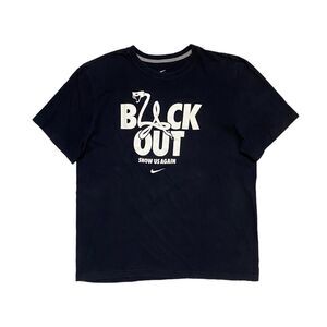 NIKE x KOBE BRYANT (2013) Limited Black Out LA Show Us Again Mamba T-Shirt XL
